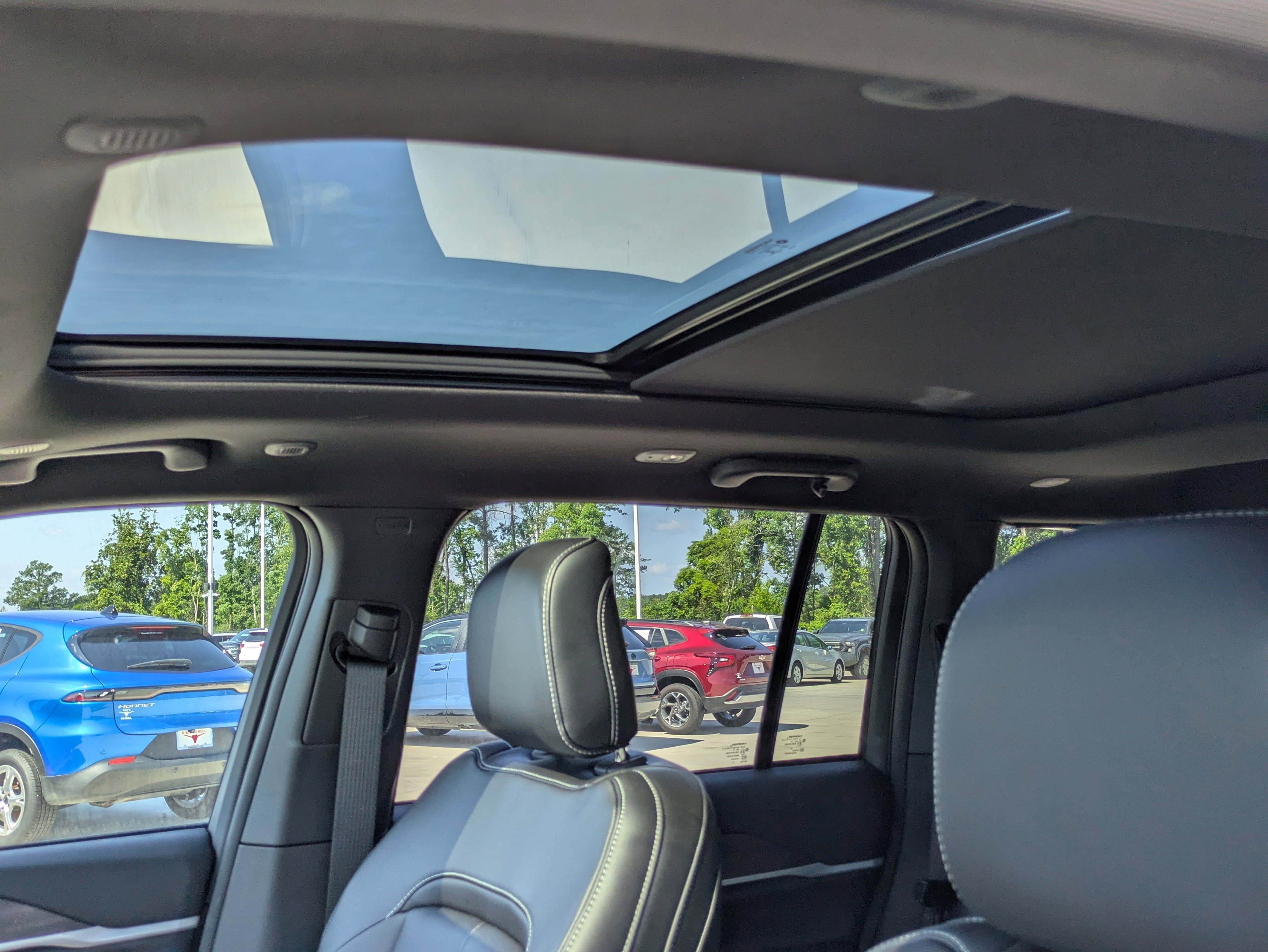 New 2026 Jeep Grand Cherokee Limited RWD image 12