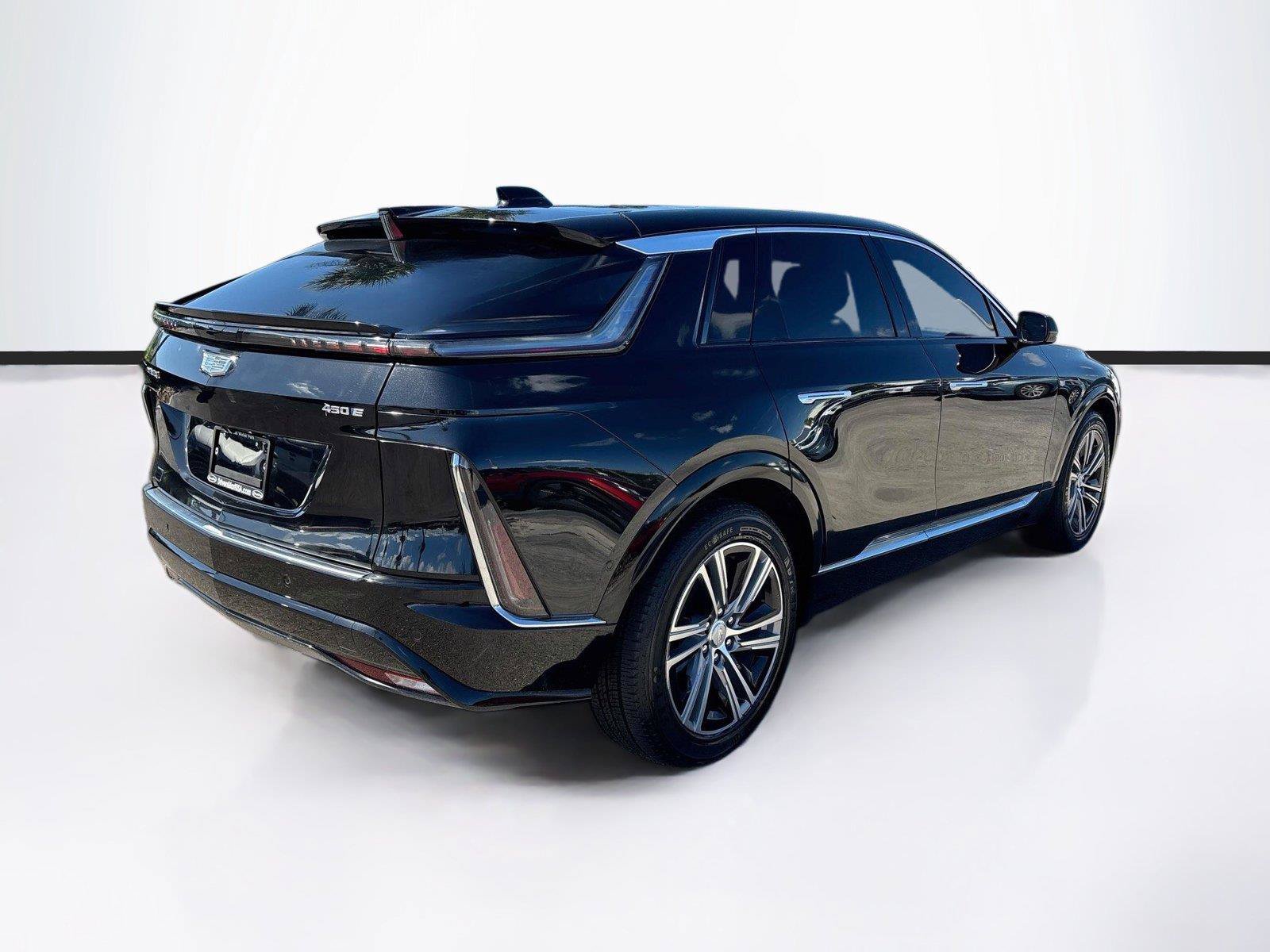Used 2024 Cadillac Lyriq Luxury RWD image 7