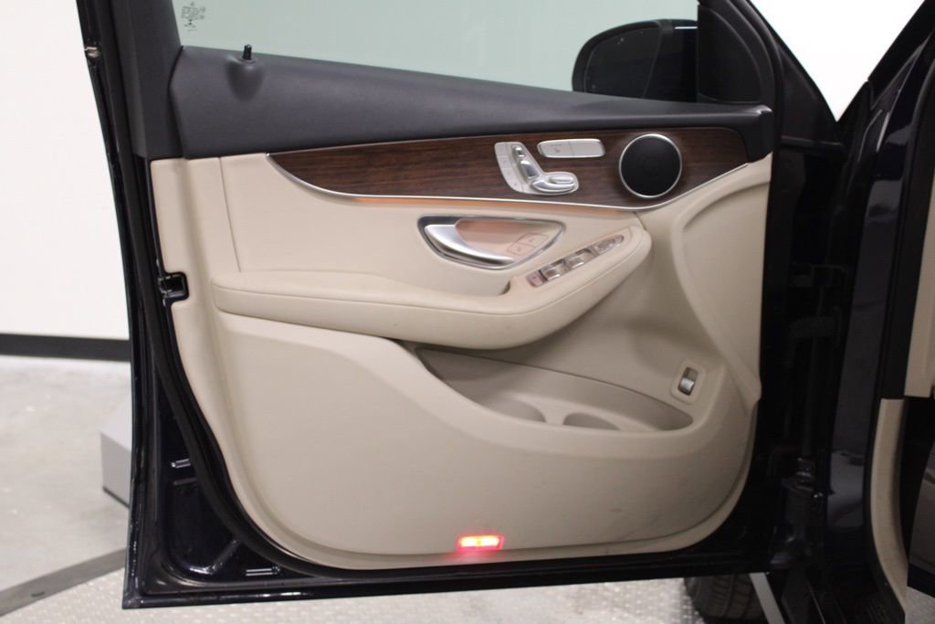 Certified 2022 Mercedes-Benz GLC 300 image 19