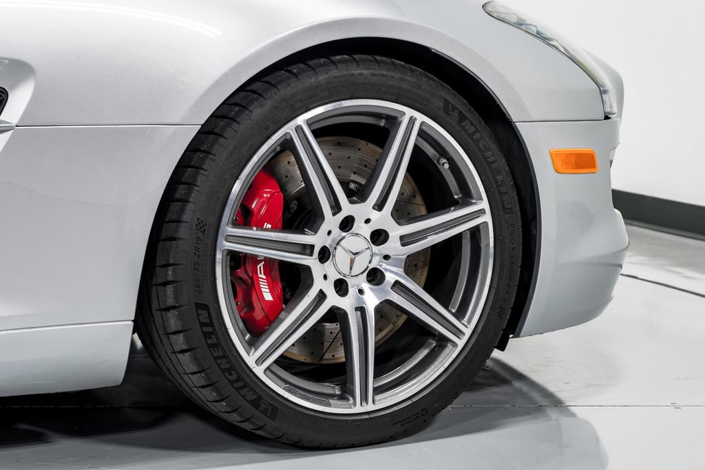 Used 2011 Mercedes-Benz SLS AMG Coupe image 41
