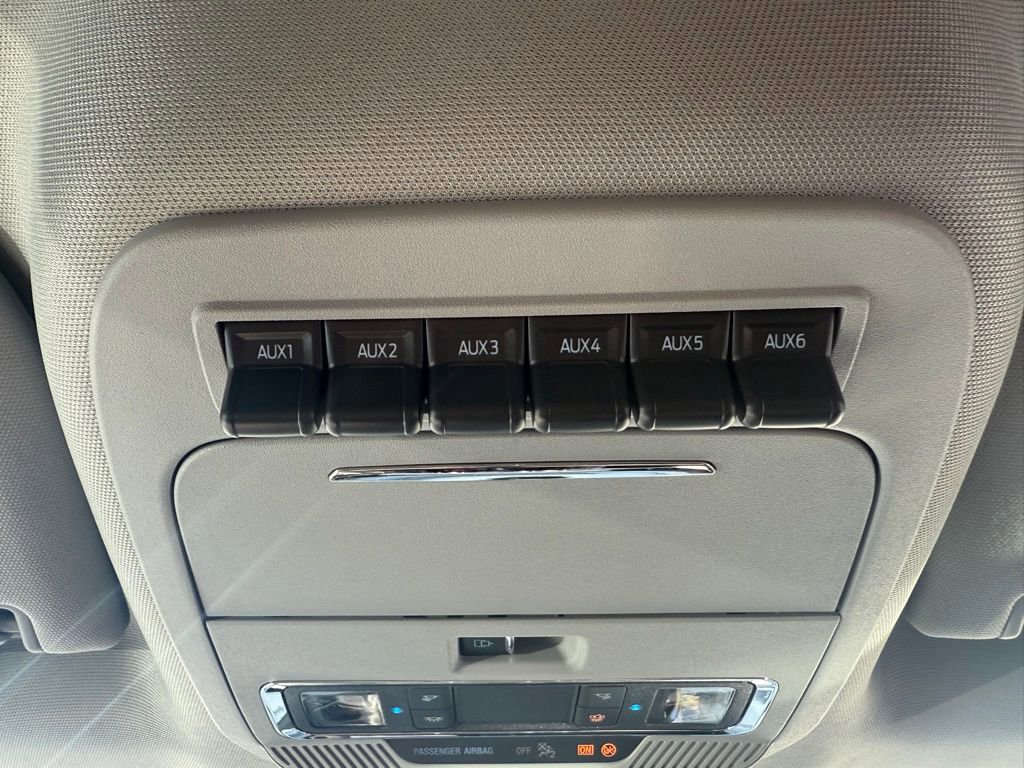 New 2026 Ford F350 Lariat w/ Black Appearance Package image 32