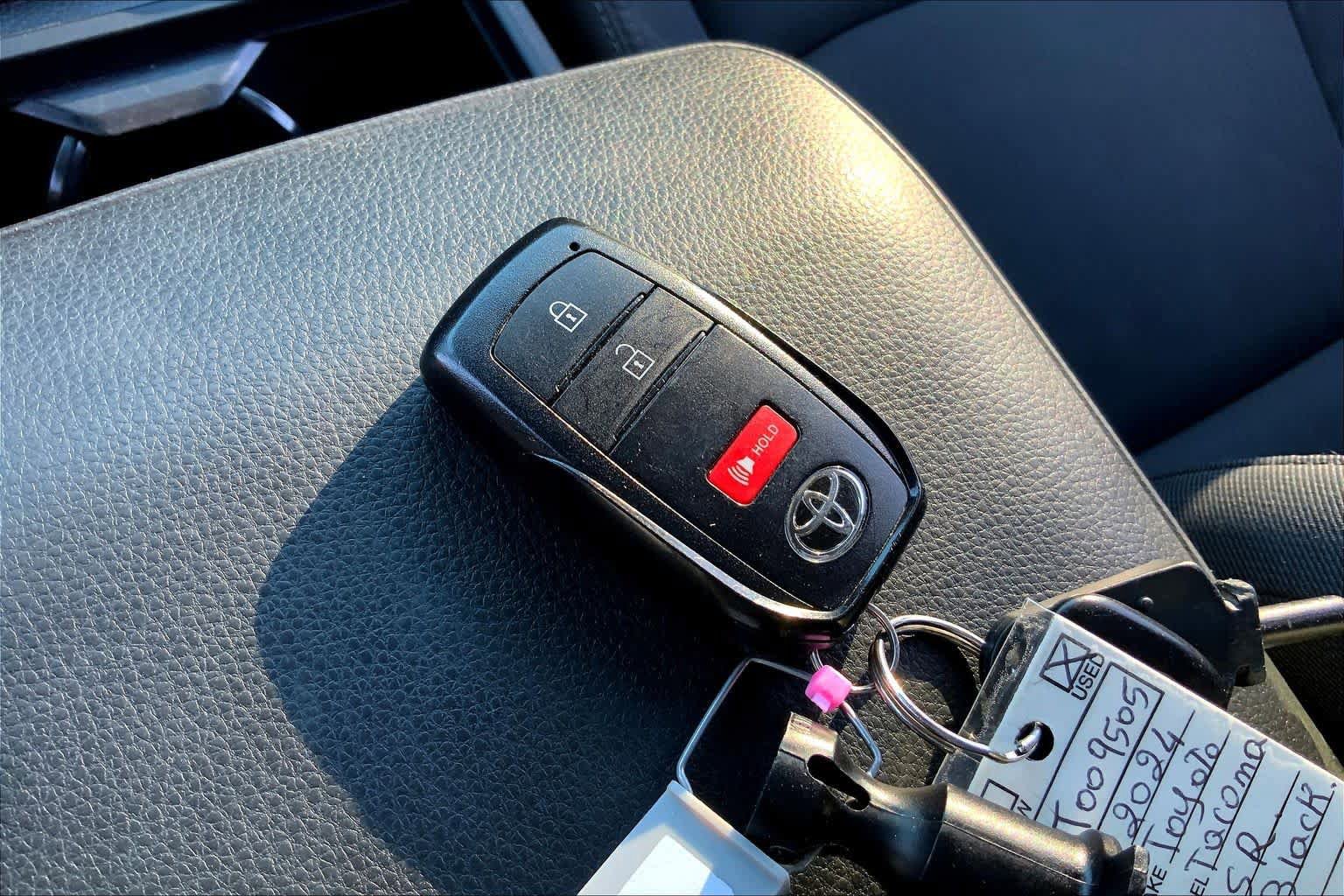 Used 2024 Toyota Tacoma SR AWD/4WD image 13