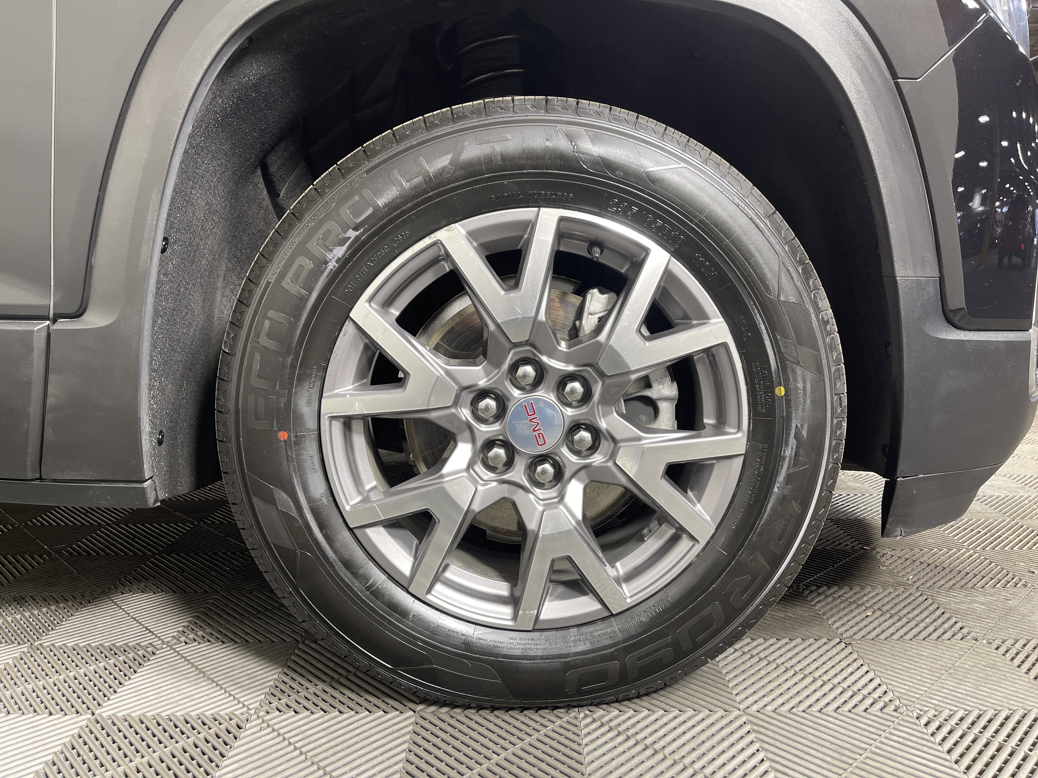 Used 2022 GMC Acadia SLT w/ Technology Package image 8