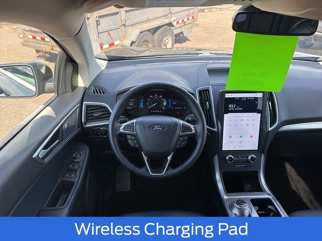 Used 2023 Ford Edge SEL w/ Sport Appearance Package image 11