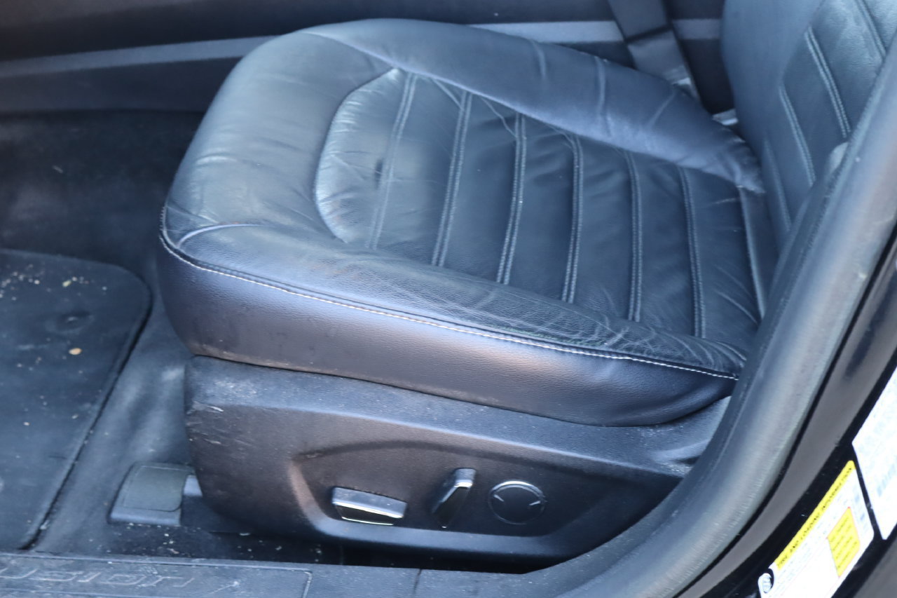 Used 2017 Ford Fusion SE w/ Fusion SE Technology Package FWD image 14