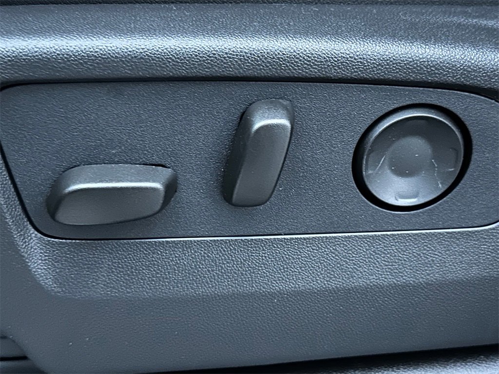 New 2026 Chevrolet Suburban Premier image 23