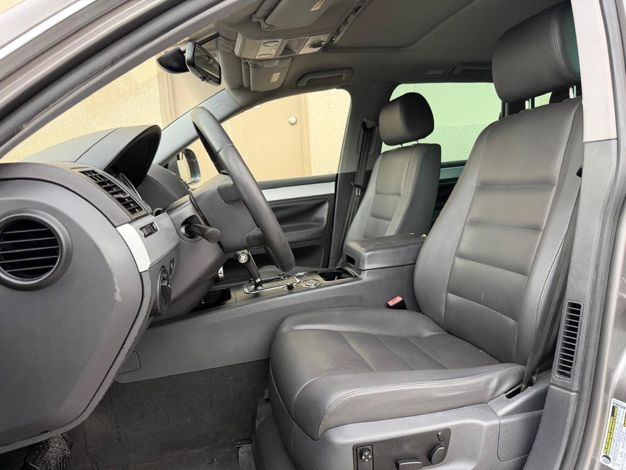 Used 2008 Volkswagen Touareg V6 AWD/4WD image 18