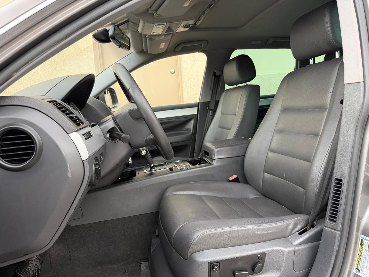Used 2008 Volkswagen Touareg V6 AWD/4WD image 18