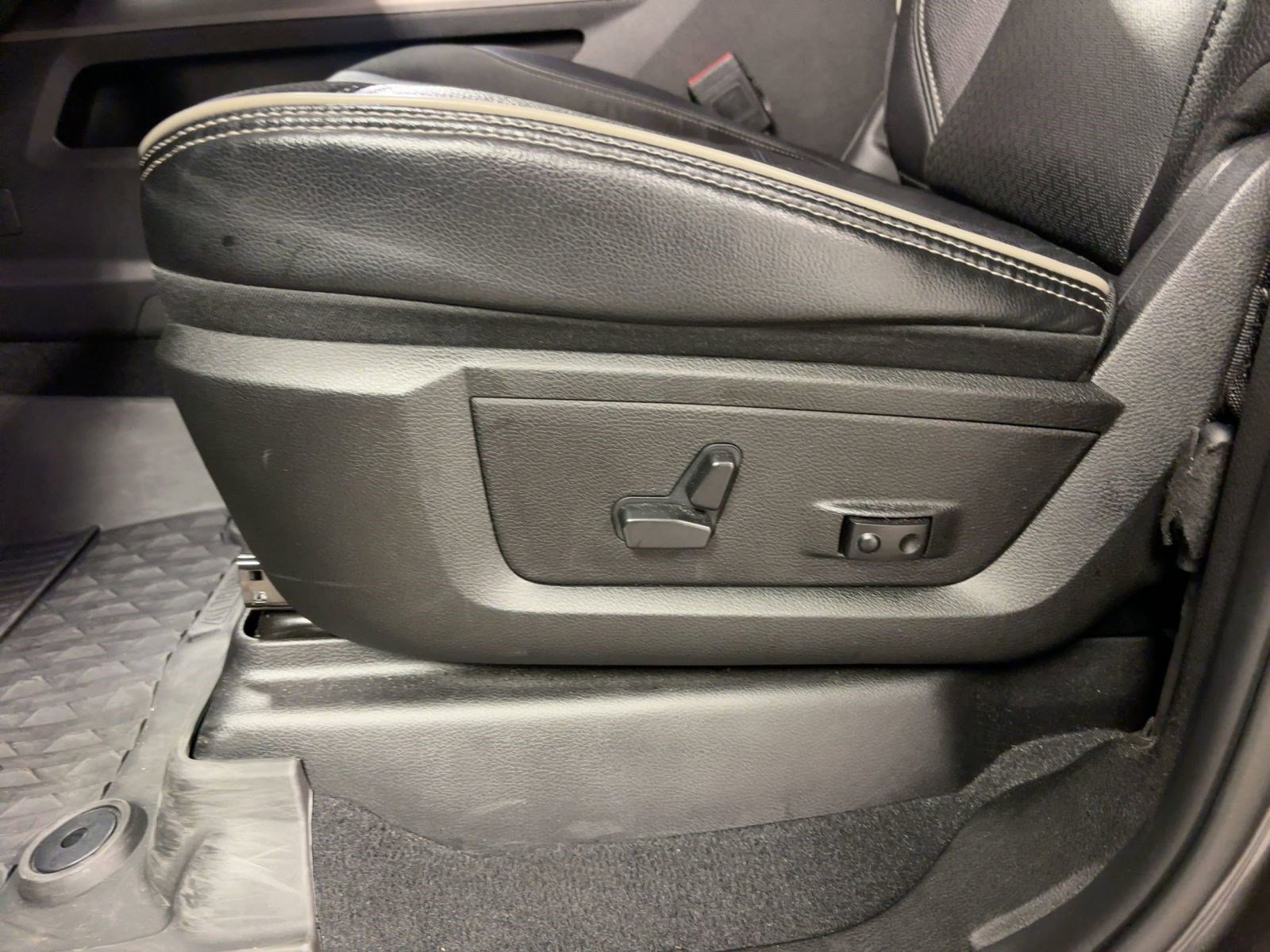 Used 2024 RAM 2500 Laramie w/ Night Edition image 13