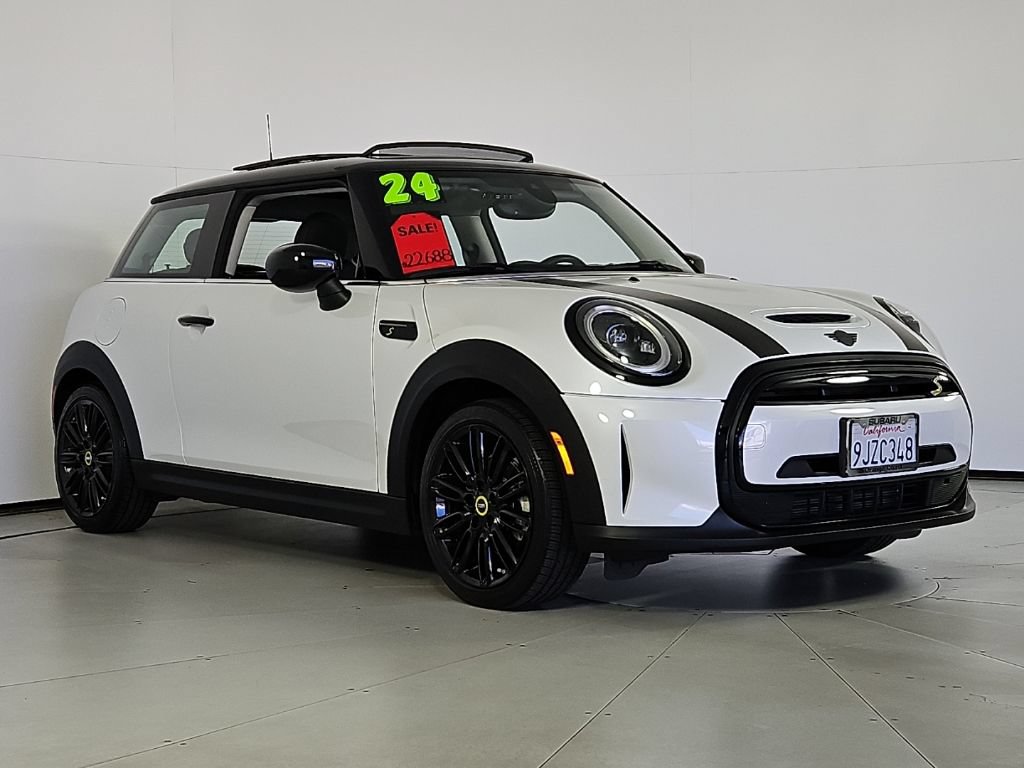 Used 2024 MINI Cooper SE FWD image 4