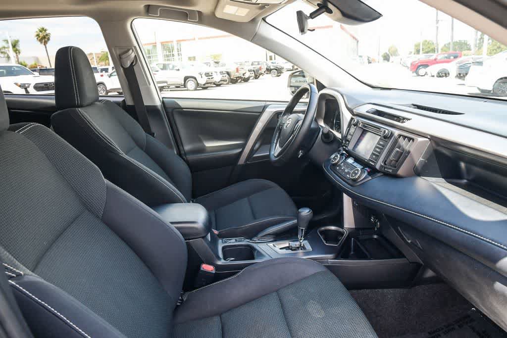 Used 2018 Toyota RAV4 XLE FWD image 16