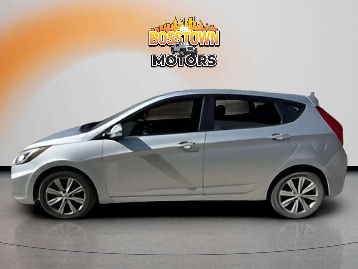 Used 2013 Hyundai Accent SE image 2