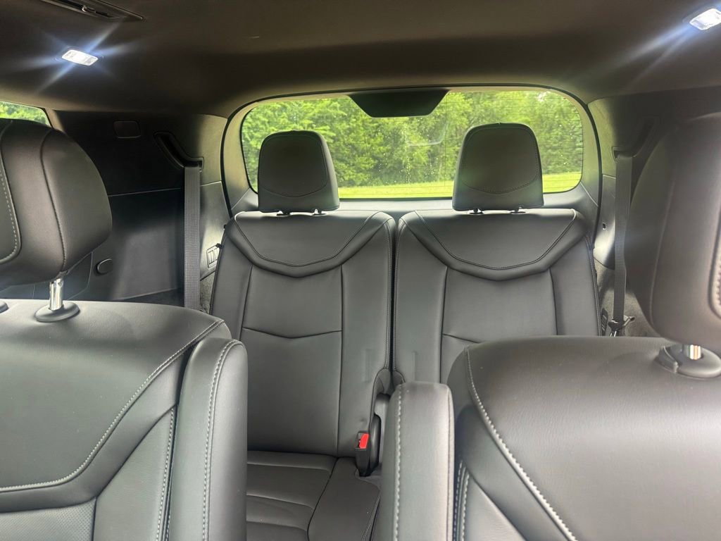 Used 2023 Cadillac XT6 Sport w/ LPO, ONYX Package AWD/4WD image 14