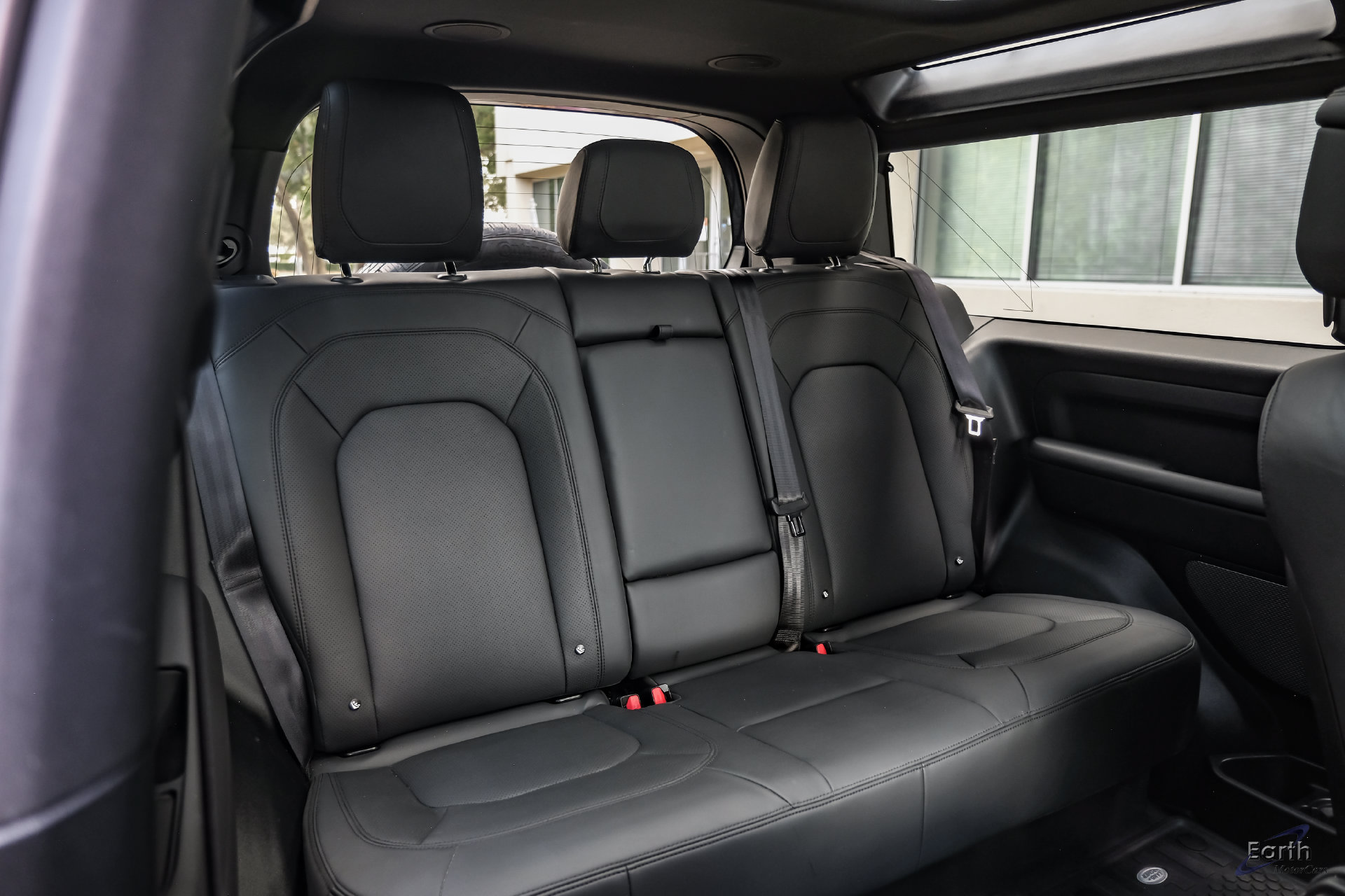 Used 2023 Land Rover Defender 90 V8 AWD/4WD image 75