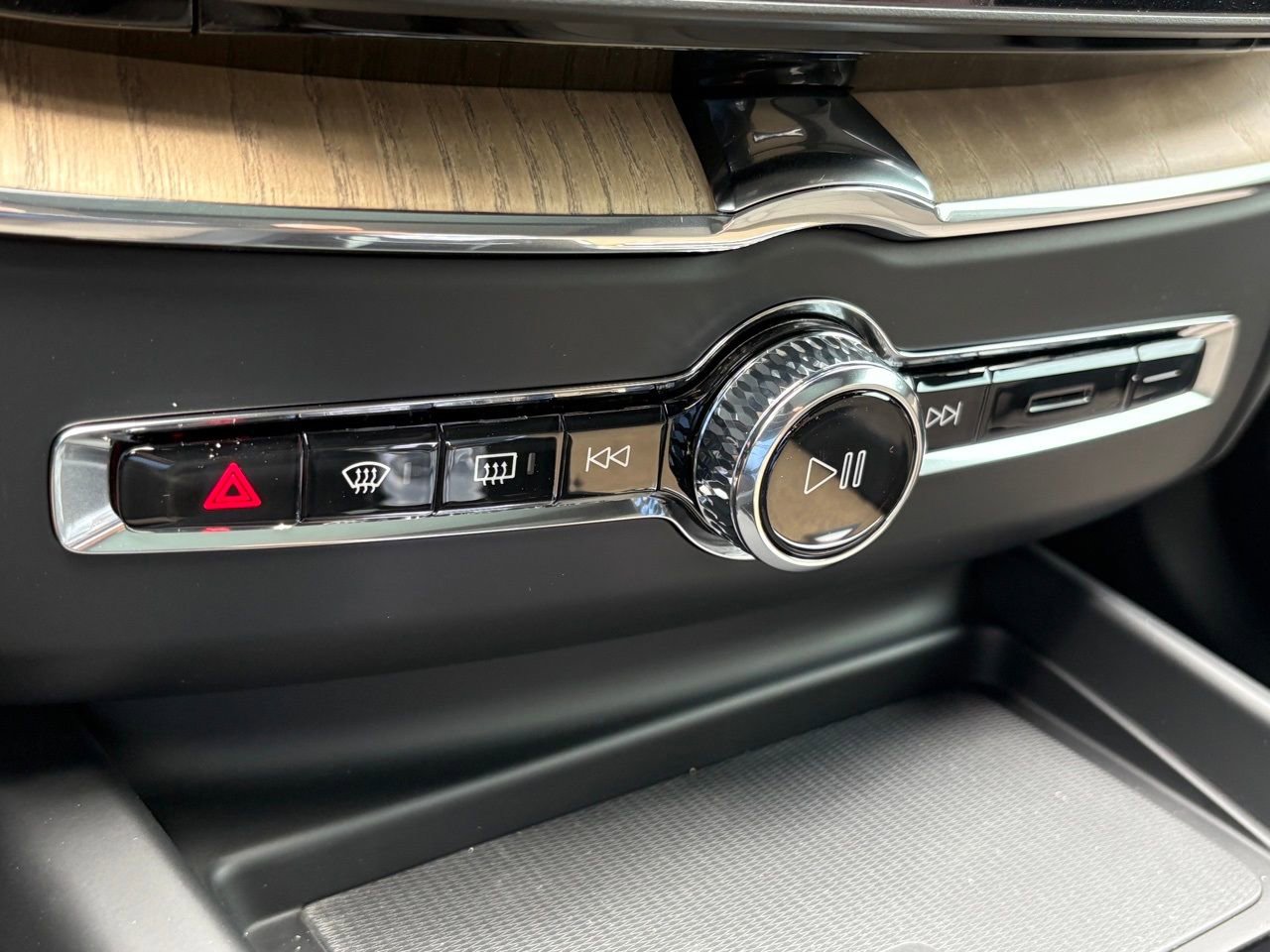 New 2026 Volvo XC60 B5 Plus w/ Protection Package Premier image 16