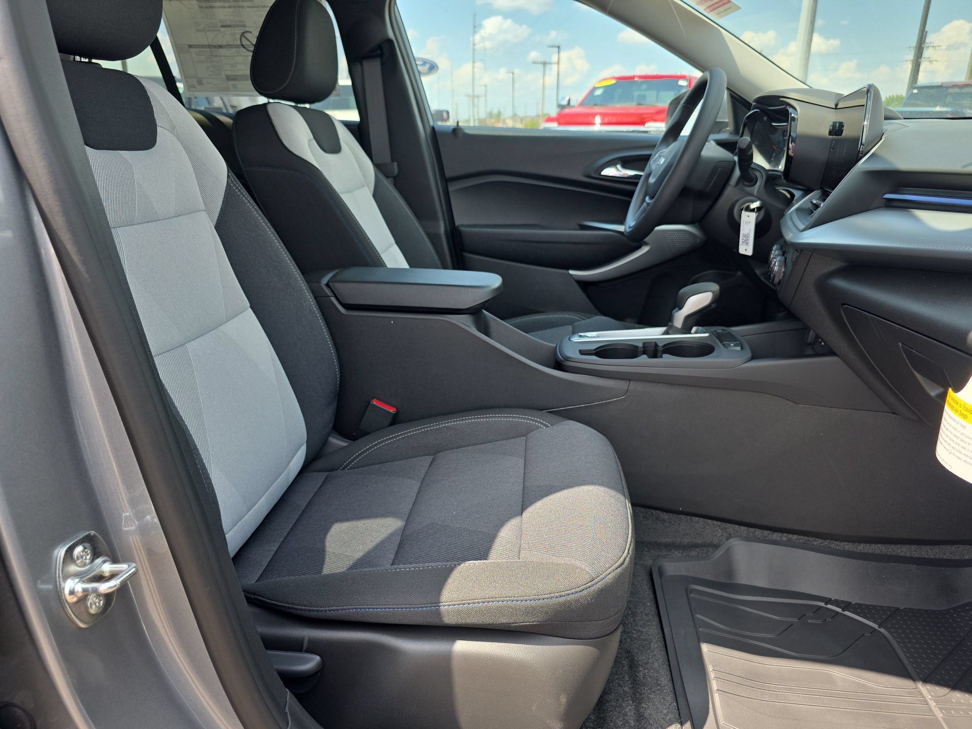 New 2026 Chevrolet Trax LS w/ LS Convenience Package FWD image 15