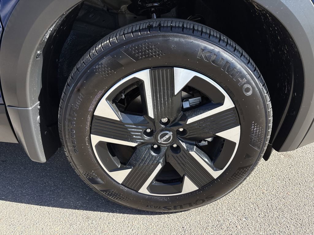 Used 2025 Nissan Kicks SV w/ Illumination Package image 25
