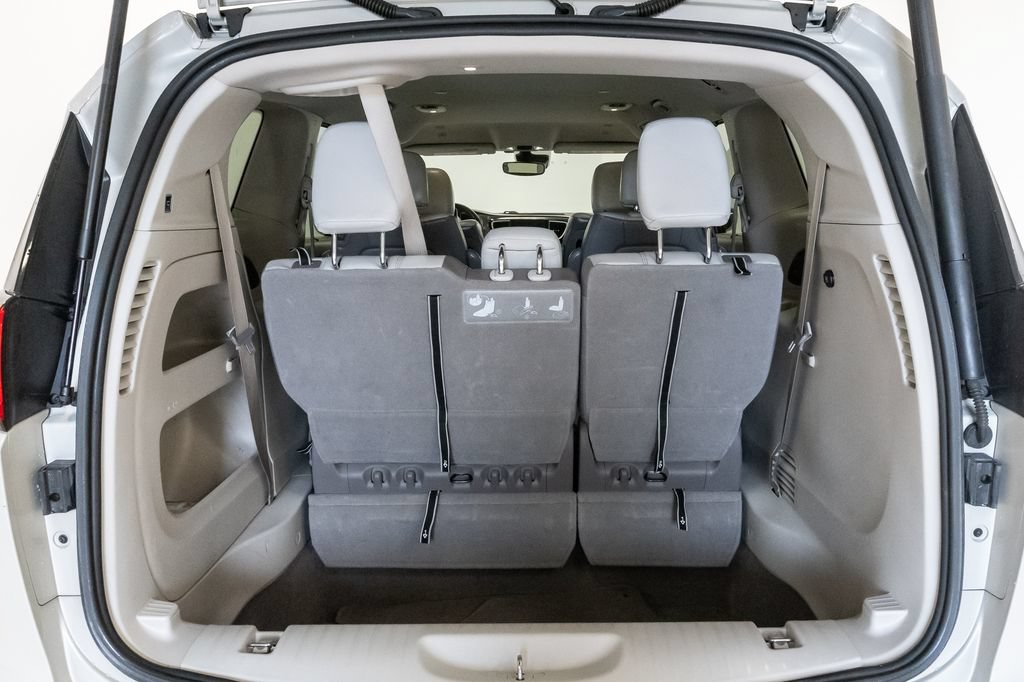 Used 2019 Chrysler Pacifica Touring-L Plus w/ Advanced Safetytec Group FWD image 33