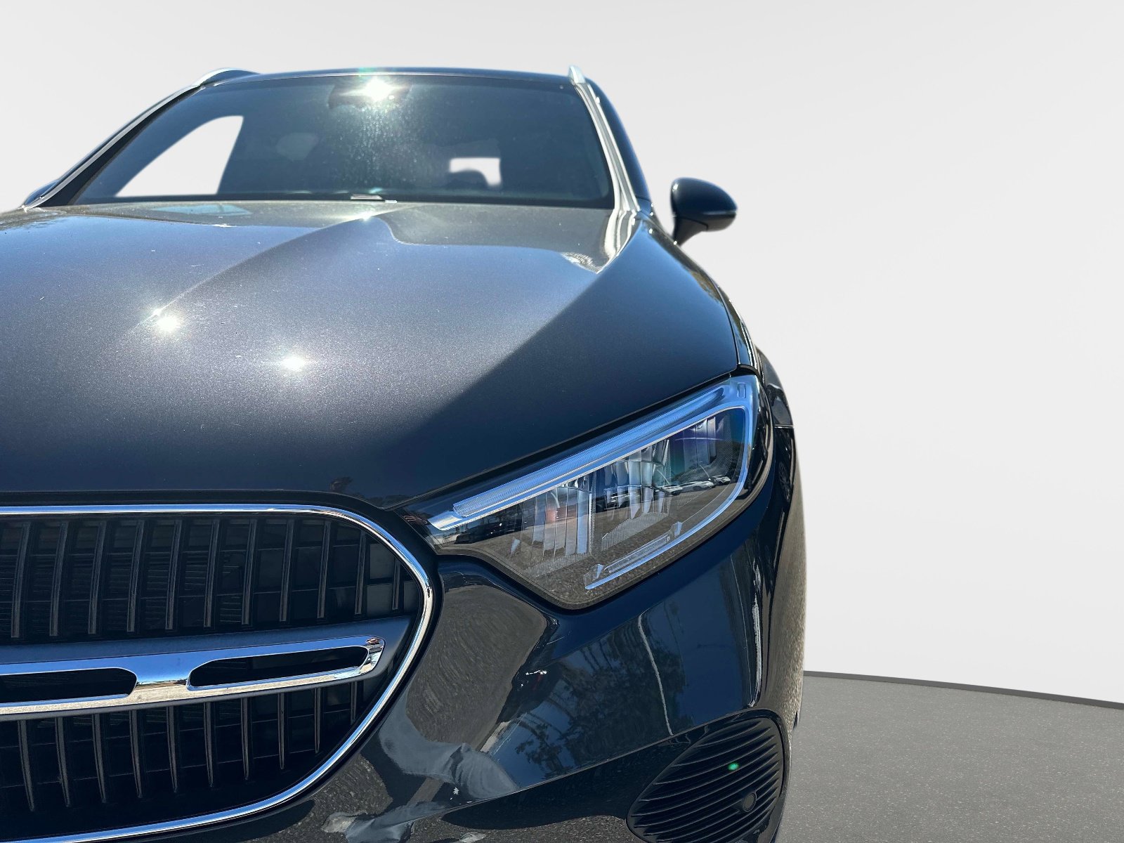 Used 2026 Mercedes-Benz GLC 350e 4MATIC image 9