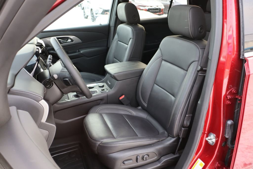 Used 2023 Chevrolet Traverse LT w/ LT Premium Package image 14