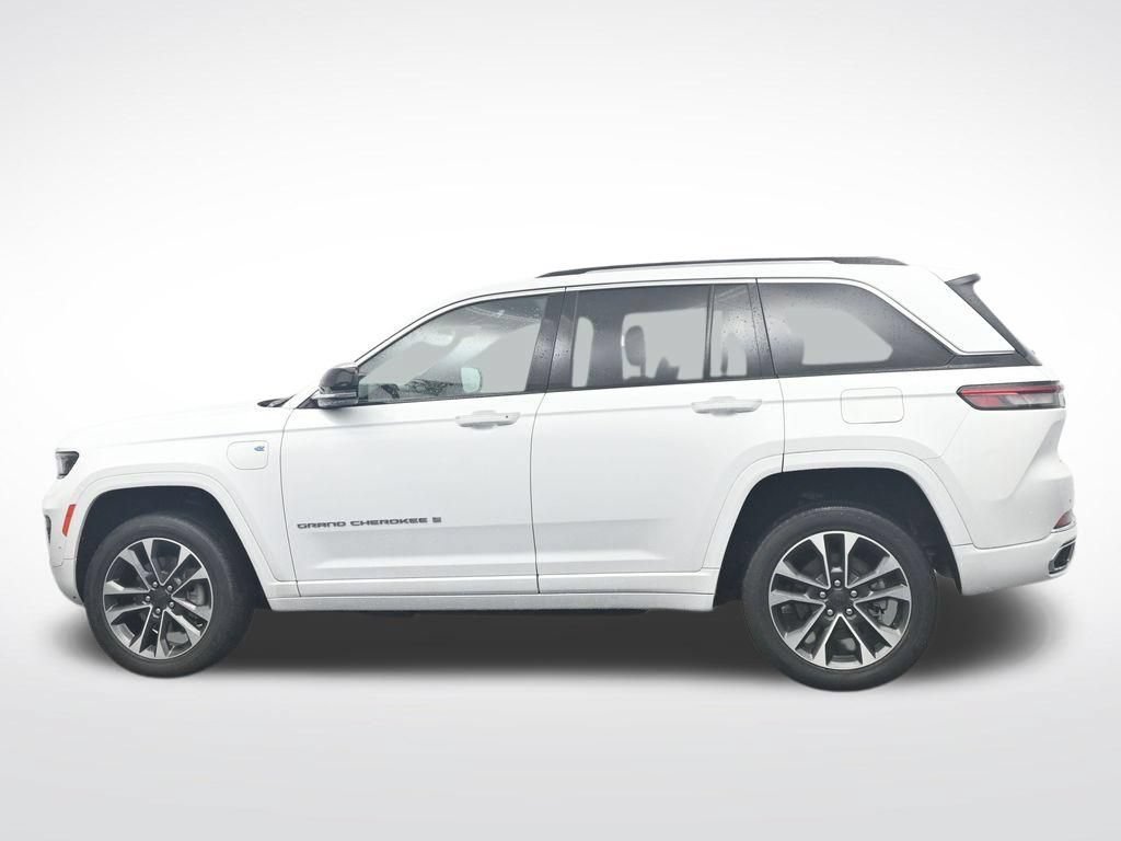 Used 2023 Jeep Grand Cherokee Overland AWD/4WD image 10