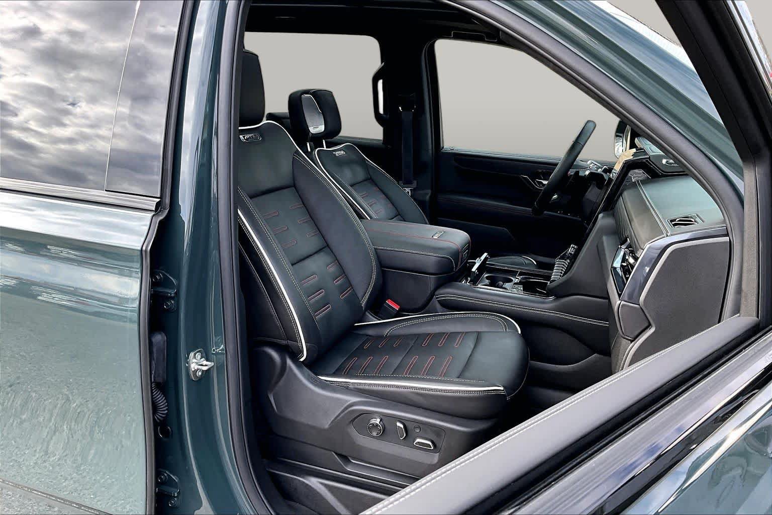 Used 2026 GMC Yukon XL AT4 Ultimate w/ LPO, Floor Liner Package AWD/4WD image 11