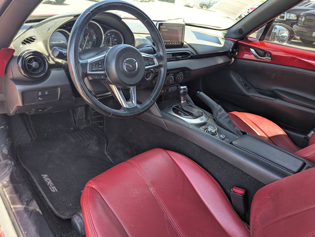 Used 2017 MAZDA MX-5 Miata RF Club w/ Appearance Package RWD image 24