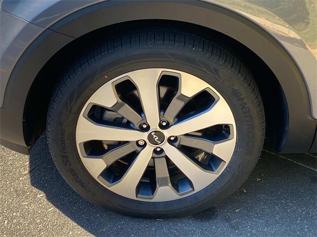 Used 2022 Kia Telluride S image 6