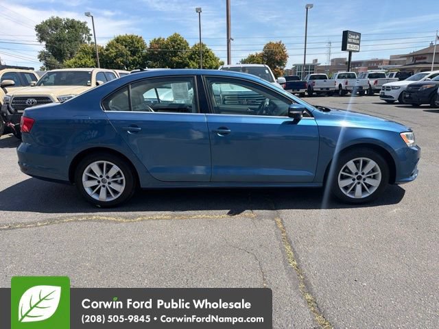 Used 2015 Volkswagen Jetta SE FWD image 4