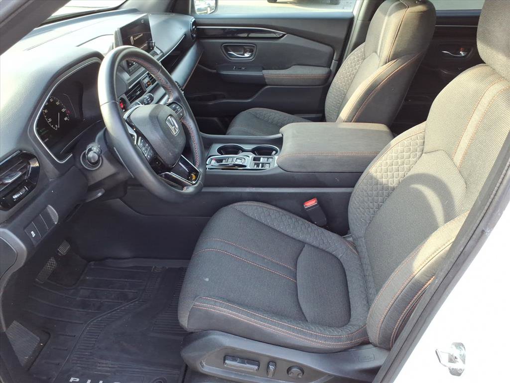 Used 2023 Honda Pilot Sport image 5