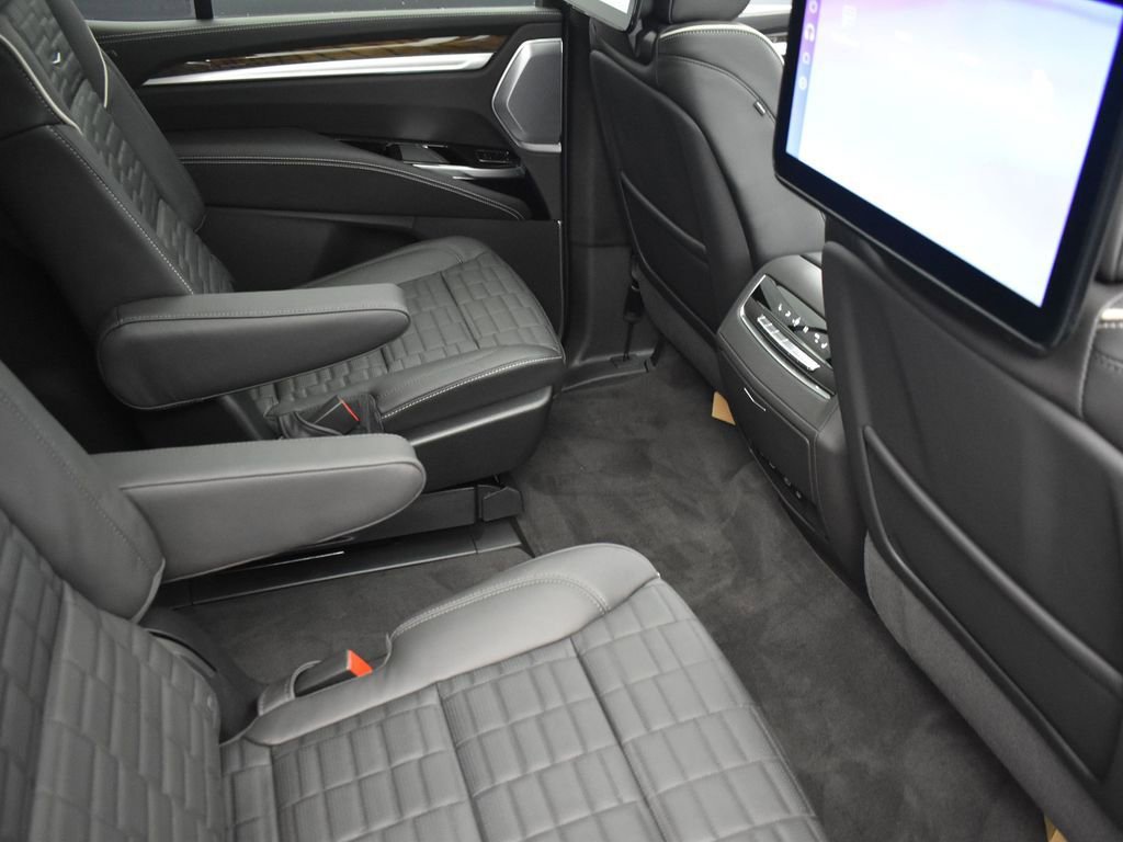 Certified 2026 Cadillac Escalade Platinum Sport w/ LPO, ONYX Package image 34