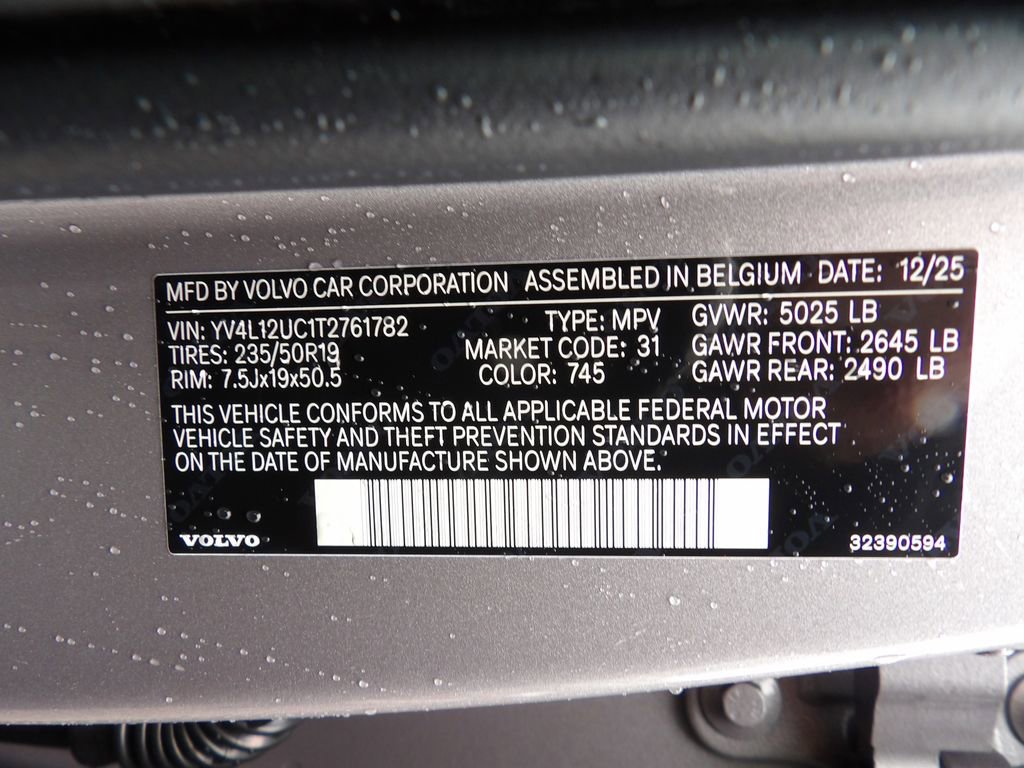 New 2026 Volvo XC40 B5 Plus w/ Protection Package Premier AWD/4WD image 29
