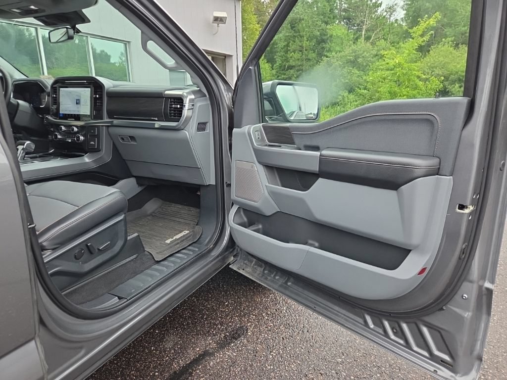 Used 2025 Ford F150 Lariat AWD/4WD image 34