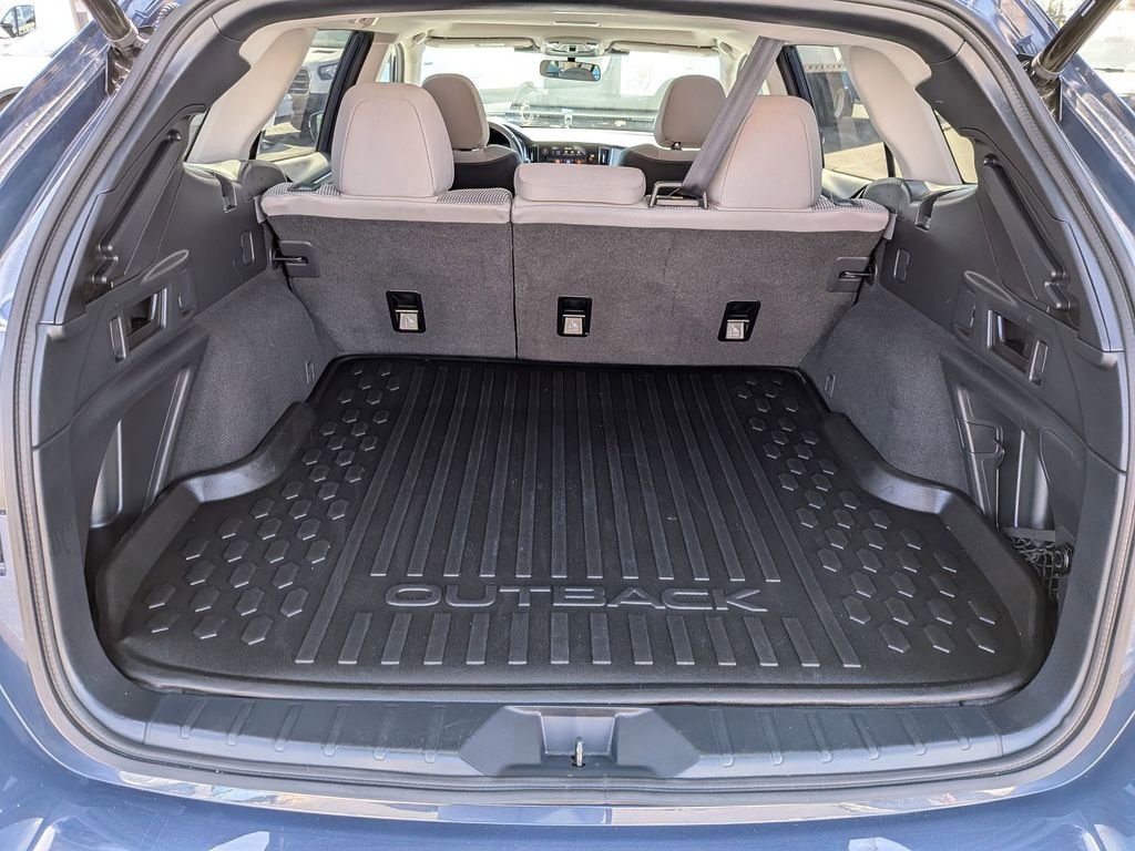 Used 2025 Subaru Outback Premium image 29