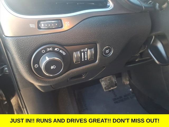 Used 2019 Jeep Cherokee Overland w/ Technology Group image 15