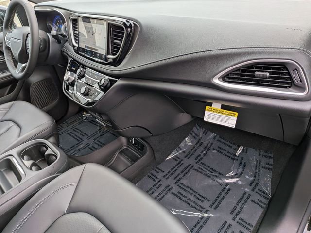 New 2027 Chrysler Pacifica Select FWD image 28