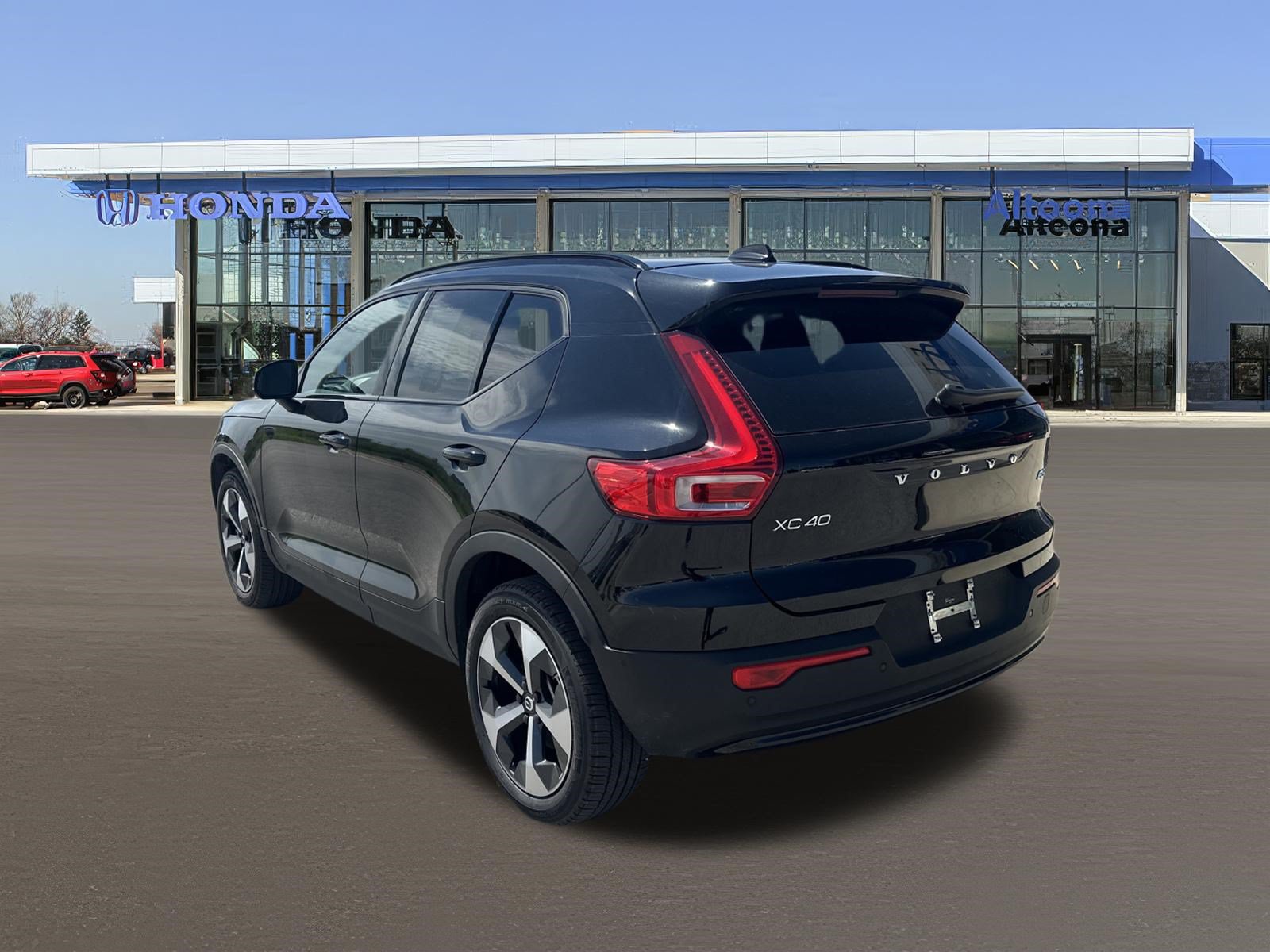 Used 2026 Volvo XC40 B5 Plus AWD/4WD image 3