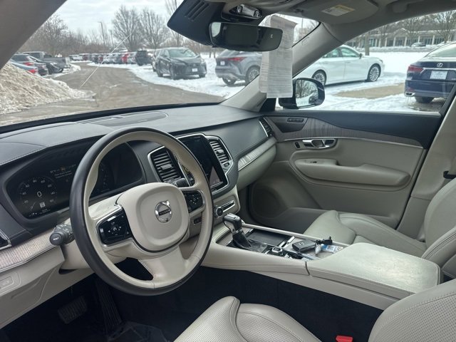 Used 2021 Volvo XC90 T6 Inscription w/ Lounge Package image 16