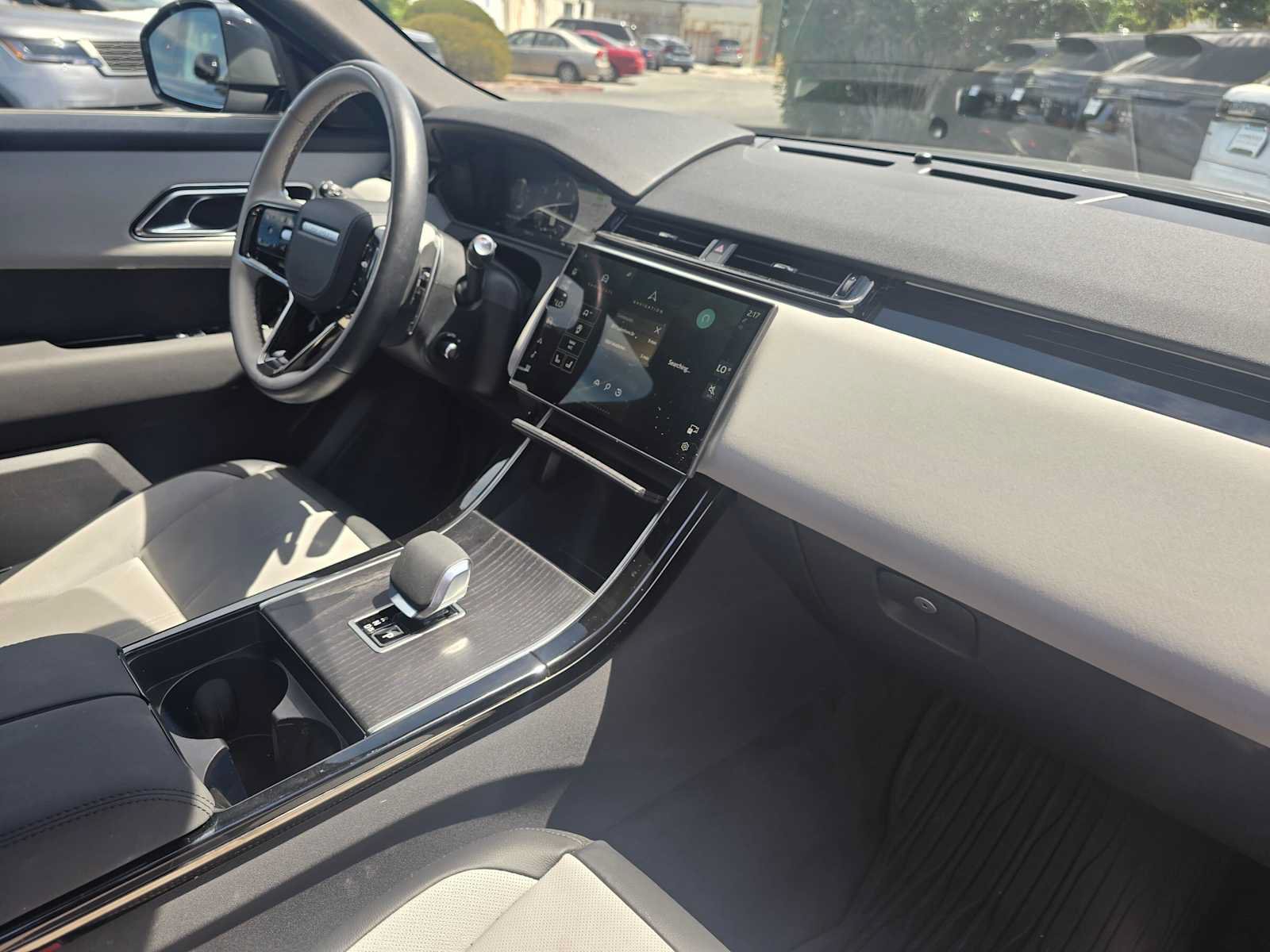 Used 2026 Land Rover Range Rover Velar S AWD/4WD image 11