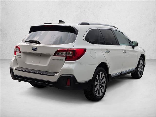 Used 2018 Subaru Outback 2.5i Touring AWD/4WD image 5