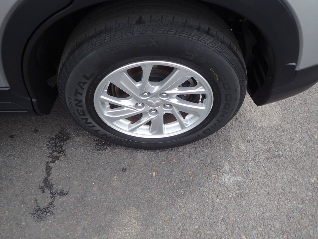 Used 2018 Mitsubishi Eclipse Cross ES FWD image 24