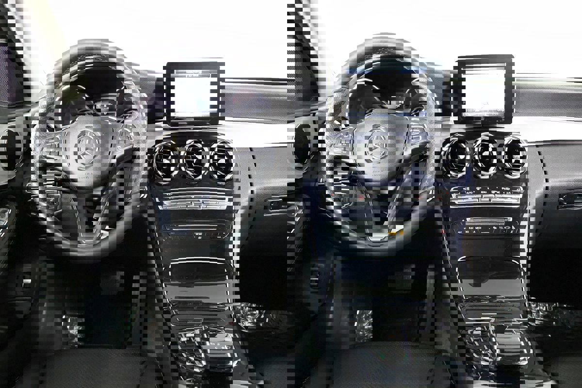 Used 2015 Mercedes-Benz C 300 Sport image 24