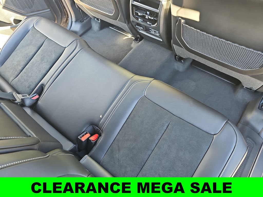 New 2025 Jeep Grand Cherokee Altitude image 11