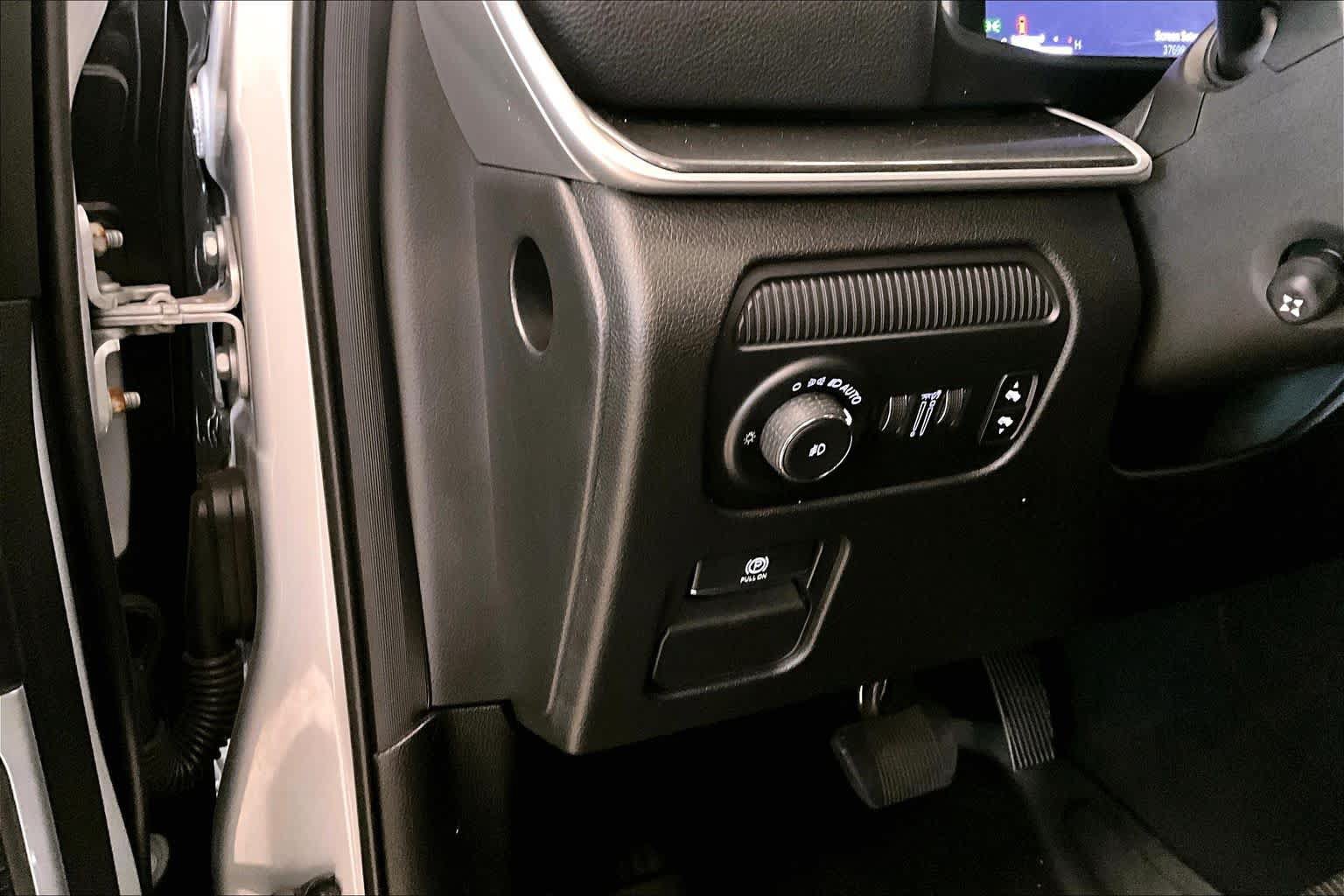 Used 2023 Jeep Wagoneer 2WD image 30