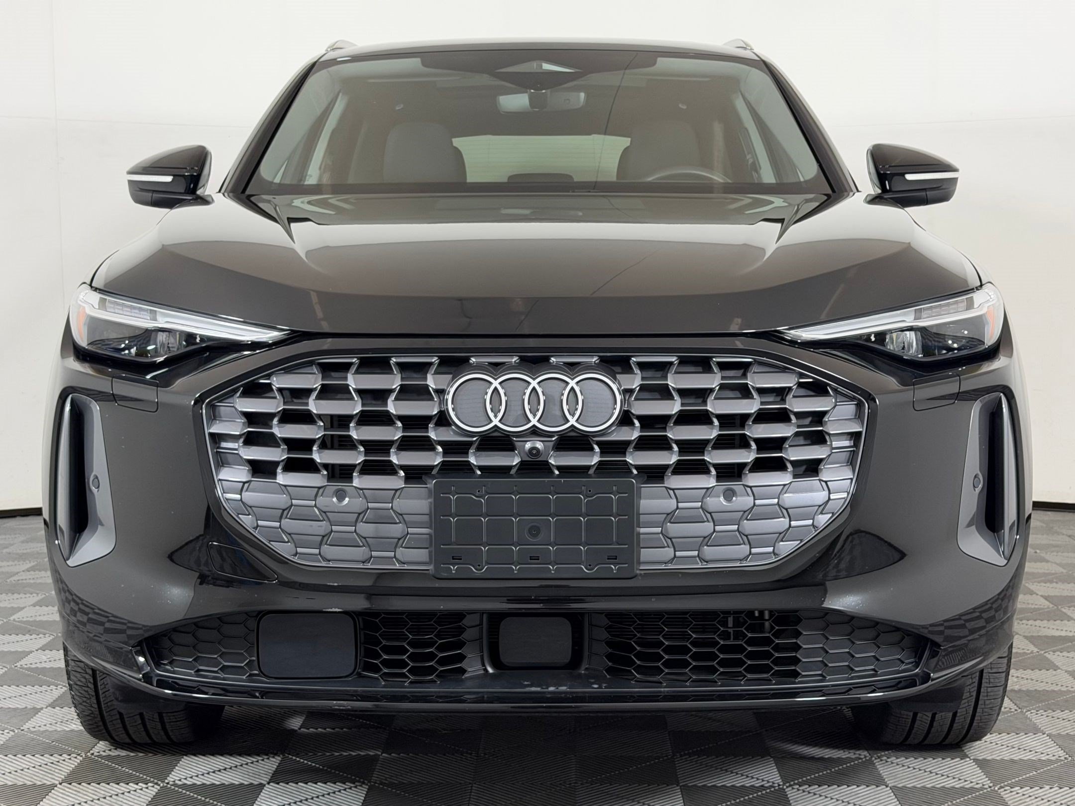Certified 2025 Audi Q5 Premium AWD/4WD image 6