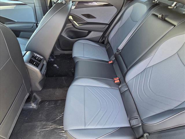 New 2026 Volkswagen Tiguan SE R-Line FWD image 15