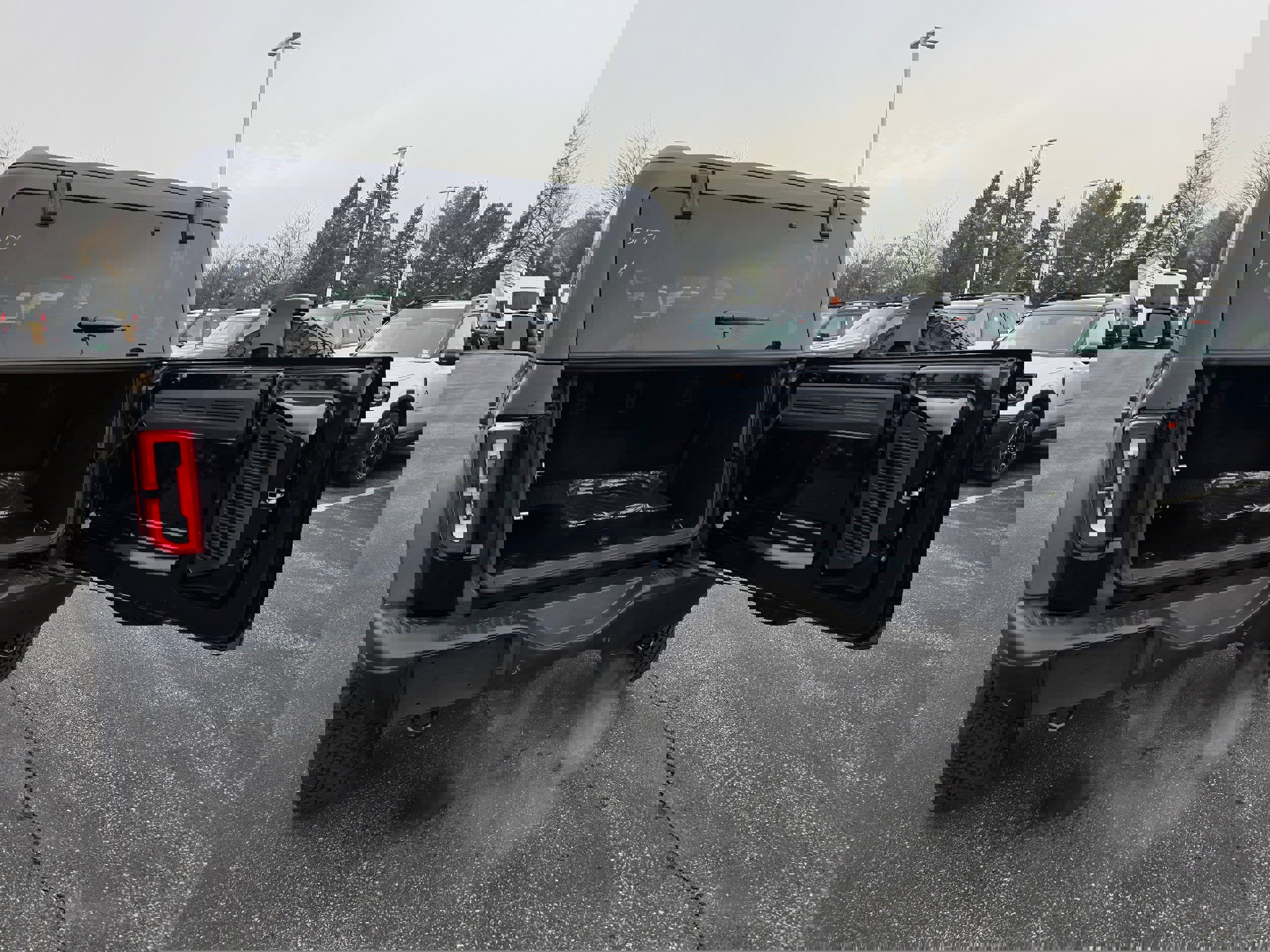 New 2025 Ford Bronco Badlands image 9