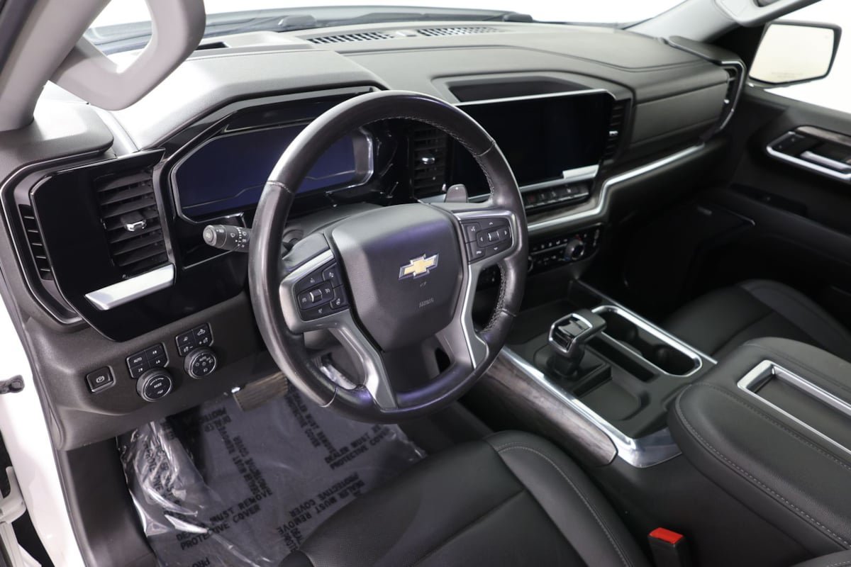 Used 2022 Chevrolet Silverado 1500 LTZ w/ LTZ Convenience Package II AWD/4WD image 23