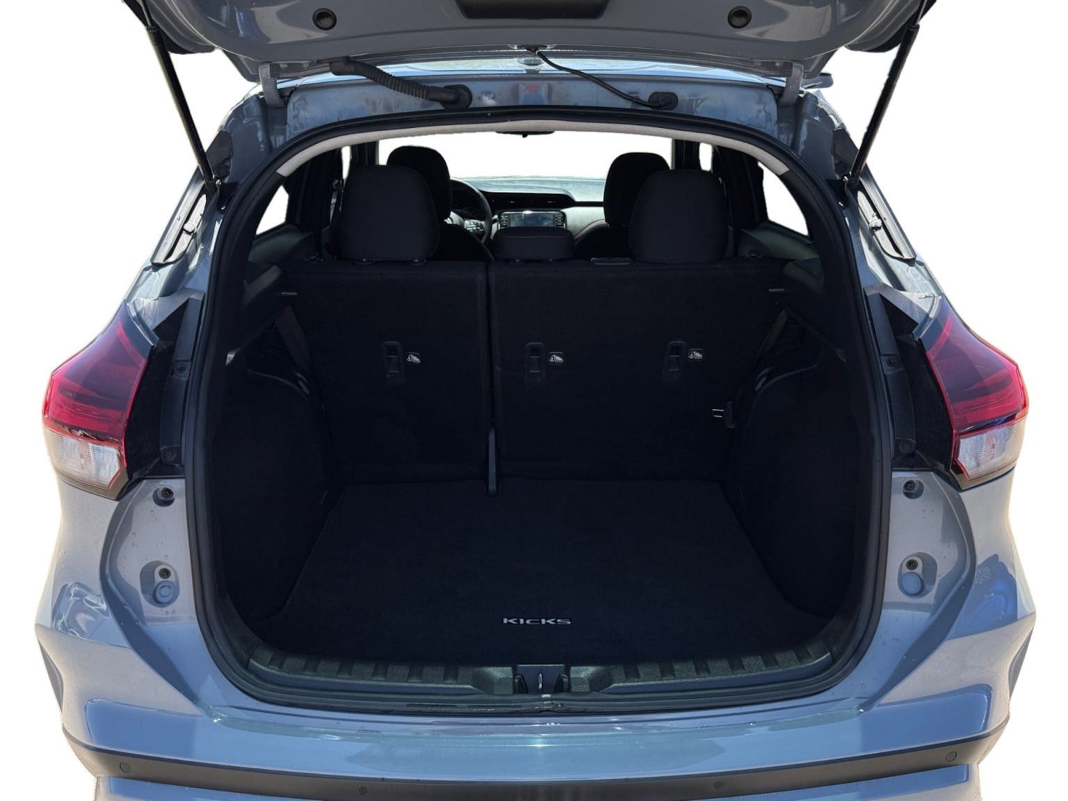 Used 2024 Nissan Kicks SR w/ Exterior Package FWD image 19