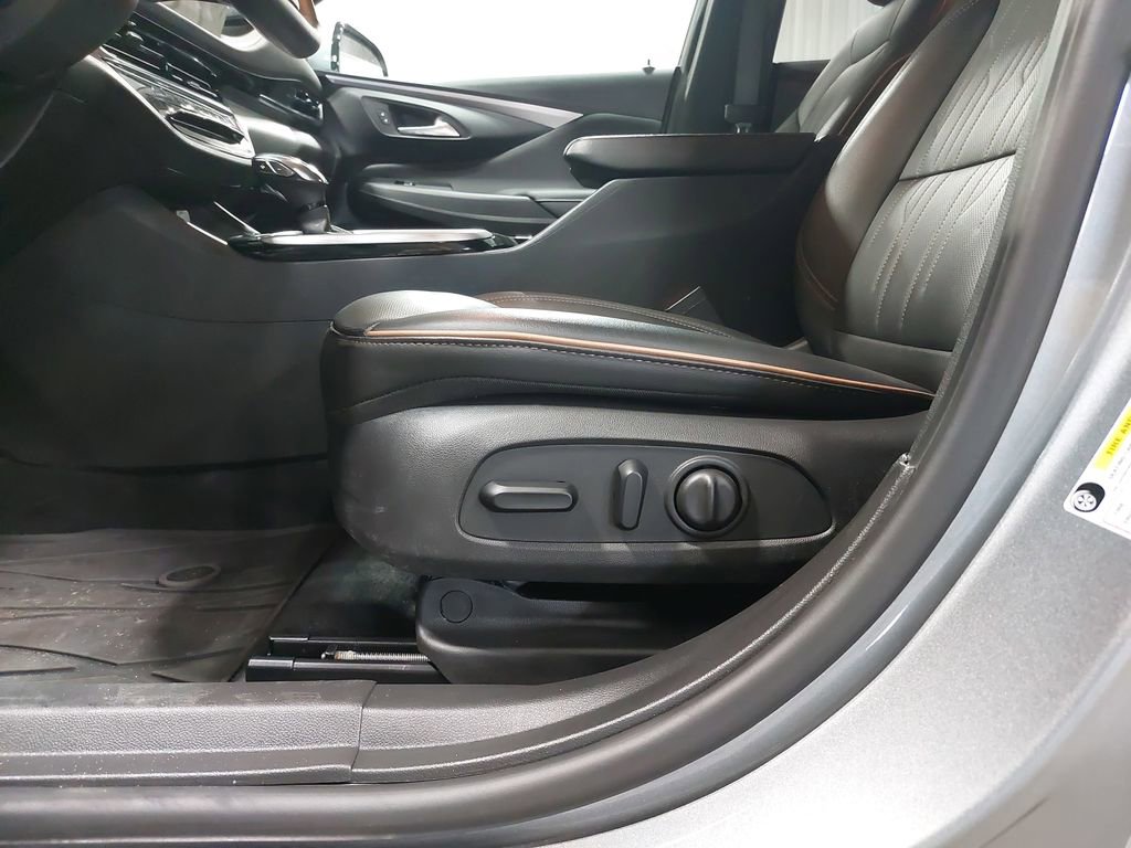 Used 2025 Buick Envista Avenir FWD image 29